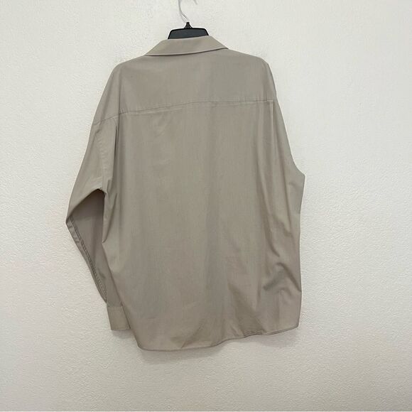 Yves Saint Laurent’s Men’s Button Down Collared Shirt Size 17.5 34-35 - Picture 8 of 10